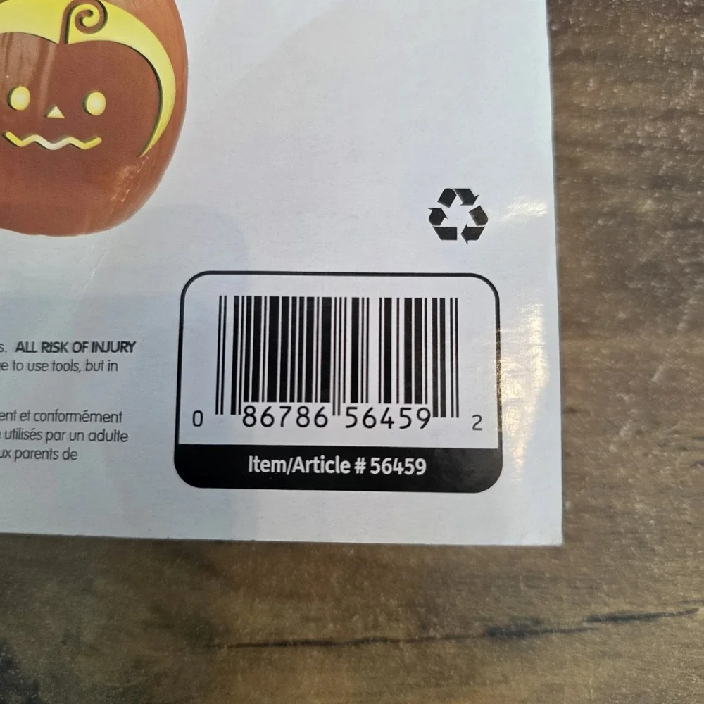 Hello Kitty Pumpkin Carving Kit 1 Set Includes 4 Tools 6 Patterns‎ 1 Bonus